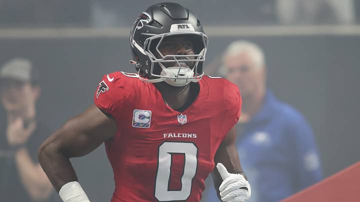 Atlanta Falcons linebacker Divine Deablo 