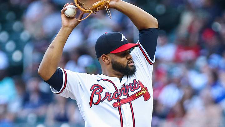 Jul 6, 2026; Cumberland, Georgia, USA; Atlanta Braves pitcher Reynaldo López (40) stretches before pitching the ball against the New York Mets during the first inning at Truist Park. Mandatory Credit: Jordan Godfree-Imagn Images Jul 6, 2026; Cumberland, Georgia, USA; Atlanta Braves pitcher Reynaldo López (40) stretches before pitching the ball against the New York Mets during the first inning at Truist Park. Mandatory Credit: Jordan Godfree-Imagn Images
