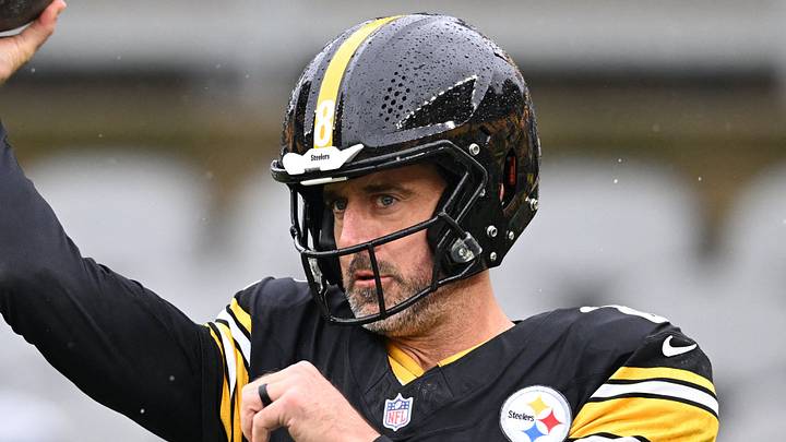 Pittsburgh Steelers quarterback Aaron Rodgers (8) Pittsburgh Steelers quarterback Aaron Rodgers (8)