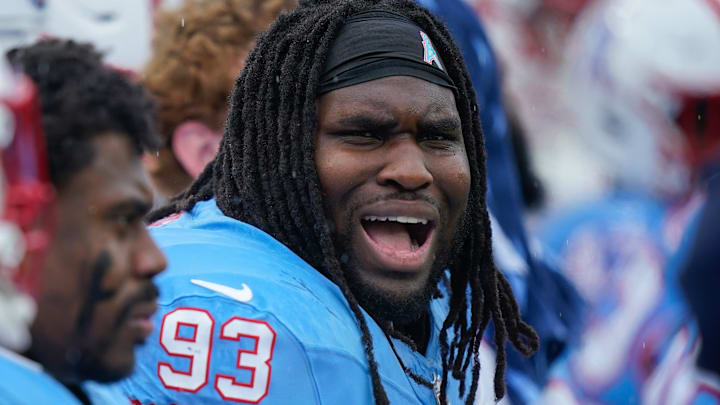Tennessee Titans defensive tackle T'Vondre Sweat (93)