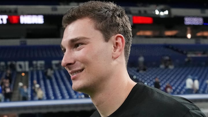 Indiana quarterback Fernando Mendoza 