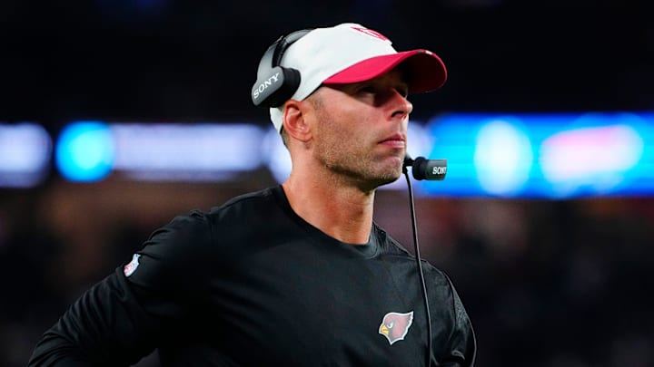 Cardinals head coach Jonathan Gannon looks up at the scoreboard during a preseason game against the Raiders at State Farm Stadium in Glendale on Aug. 23, 2025.