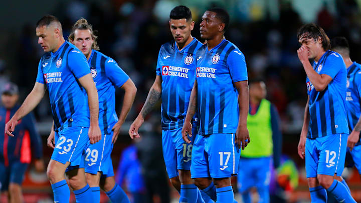 Cruz Azul perdió una cómoda ventaja de 1-3 y fue remontado 4-3 por Pumas.