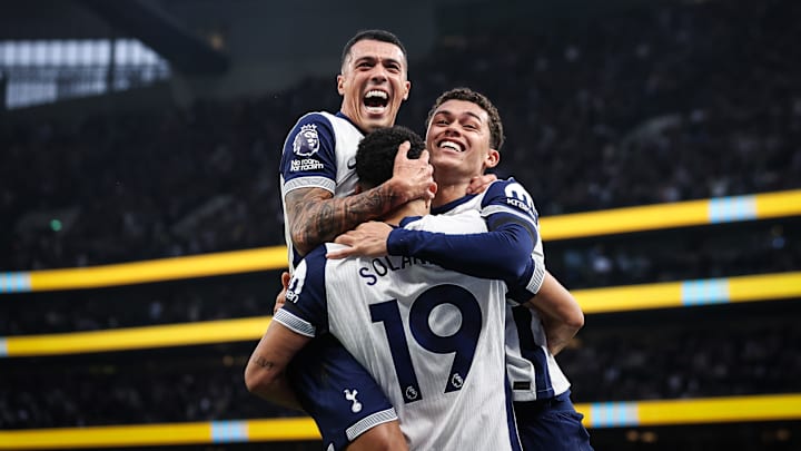 Tottenham vem de goleada na Premier League