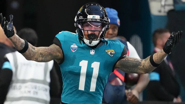 Oct 11, 2026; Tottenham, ENG;  Jacksonville Jaguars wide receiver Parker Washington (11) celebrates after a touchdown during the fourth quarter against the Philadelphia Eagles at Tottenham Hotspur Stadium.  Mandatory Credit: Kirby Lee-Imagn Images