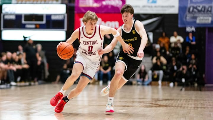 Can Central Catholic senior Isaac Carr lead his team to back-to-back OSAA Class 6A boys basketball state titles?