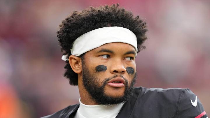 Former Arizona Cardinals quarterback Kyler Murray (1) warms up 