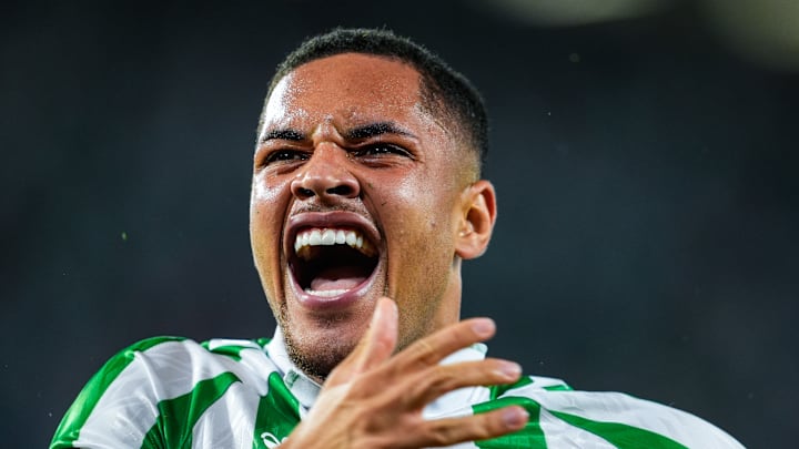 Vitor Roque volta ao Brasil após atuar no futebol espanhol Vitor Roque volta ao Brasil após atuar no futebol espanhol