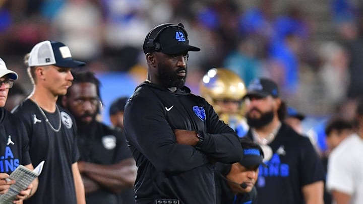 Aug 30, 2025; Pasadena, California, USA; UCLA Bruins head coach DeShaun Foster watches game action against the Utah Utes during the second half at Rose Bowl. Mandatory Credit: Gary A. Vasquez-Imagn Images Aug 30, 2025; Pasadena, California, USA; UCLA Bruins head coach DeShaun Foster watches game action against the Utah Utes during the second half at Rose Bowl. Mandatory Credit: Gary A. Vasquez-Imagn Images