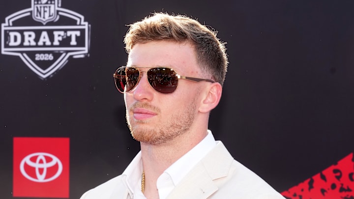 Oregon Ducks defensive back Dillon Thieneman 