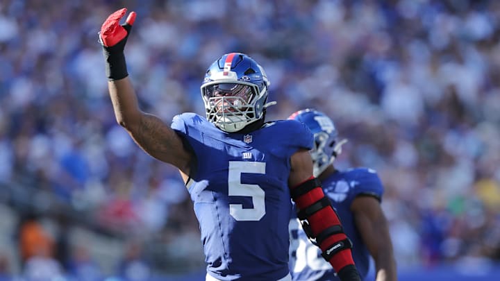 Sep 28, 2025; East Rutherford, New Jersey, USA; New York Giants linebacker Kayvon Thibodeaux (5)reacts during the fourth quarter against the Los Angeles Chargers at MetLife Stadium. Mandatory Credit: Brad Penner-Imagn Images Sep 28, 2025; East Rutherford, New Jersey, USA; New York Giants linebacker Kayvon Thibodeaux (5)reacts during the fourth quarter against the Los Angeles Chargers at MetLife Stadium. Mandatory Credit: Brad Penner-Imagn Images