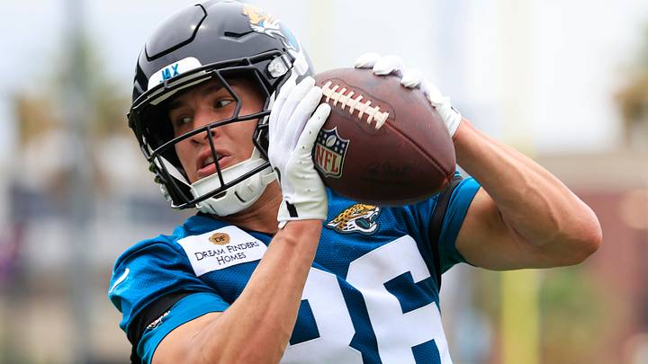 Jacksonville Jaguars wide receiver Trebor Peña (86) catches a pass during rookie minicamp at the Miller Electric Center, Saturday, May 9, 2026 in Jacksonville, Fla. Today was the second of a three day camp concluding Sunday.
