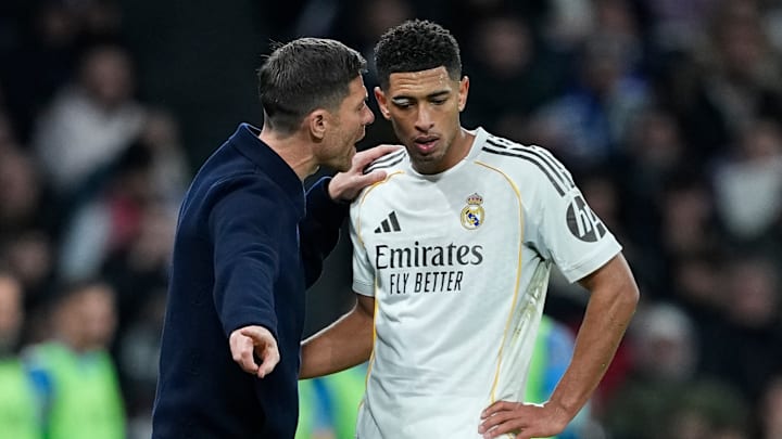 Jude Bellingham avec Xabi Alonso face à Séville en Liga