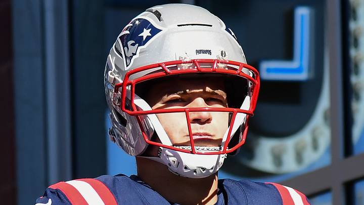 Oct 18, 2026; Foxborough, Massachusetts, USA;  New England Patriots quarterback Drake Maye (10) takes the field for warmups prior to a game against the New York Jets at Gillette Stadium. Mandatory Credit: Bob DeChiara-Imagn Images