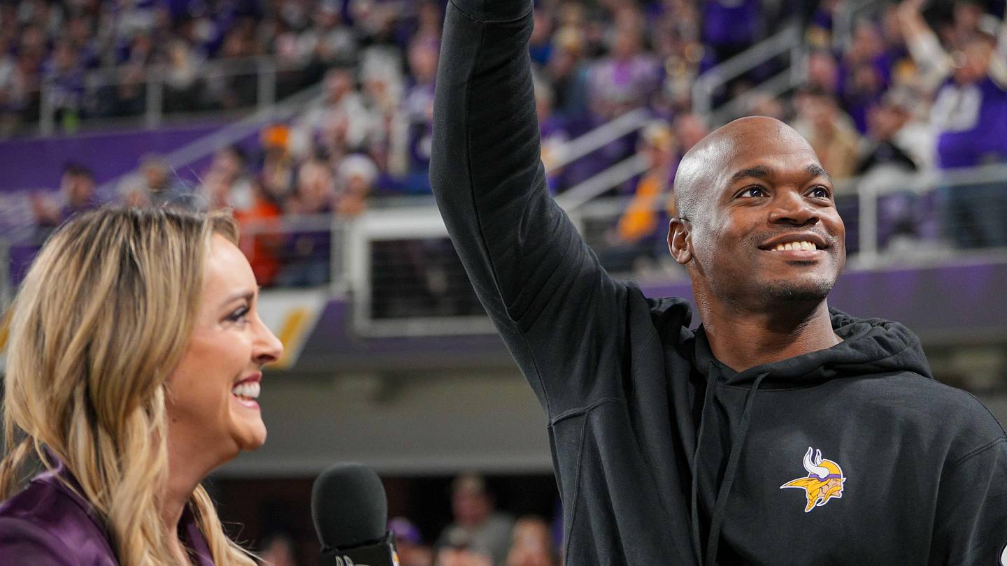 Adrian Peterson's 14-Year-Old Son Has Offers From Minnesota, Miami, More
