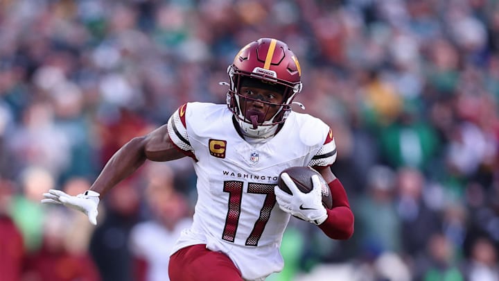 Washington Commanders wide receiver Terry McLaurin runs with the ball for a touchdown against the Philadelphia Eagles.