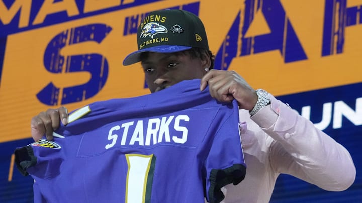 NFL commissioner Roger Goodell with Georgia Bulldogs safety Malaki Starks. Mandatory Credit: Kirby Lee-Imagn Images