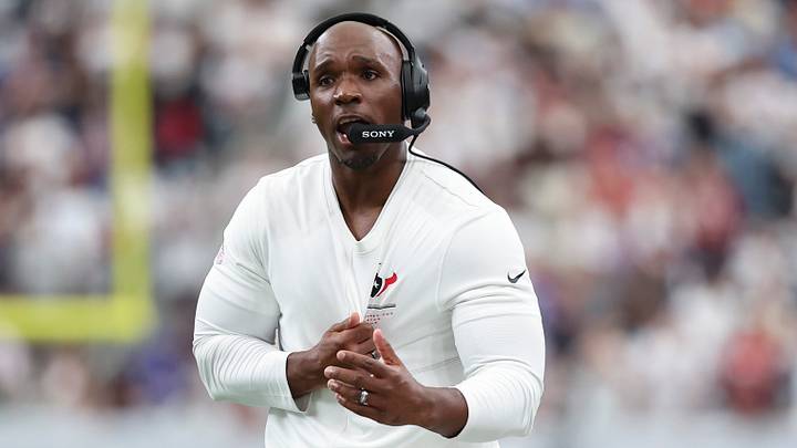 Houston Texans head coach DeMeco Ryans reacts Houston Texans head coach DeMeco Ryans reacts