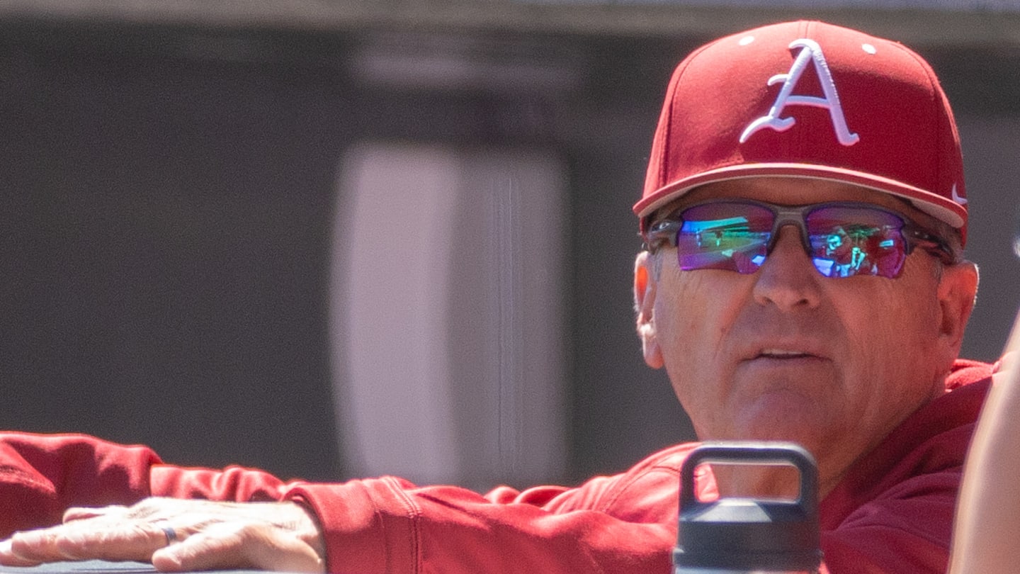 Reeling Razorbacks Seek to Salvage Series Finale Versus Gators