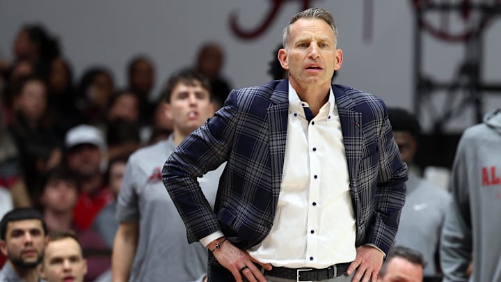 Alabama Crimson Tide head coach Nate Oats