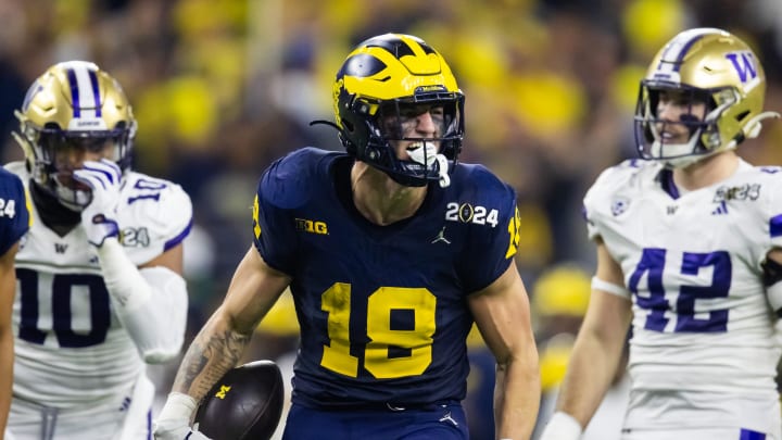Jan 8, 2024; Houston, TX, USA; Michigan Wolverines tight end Colston Loveland (18) against the Washington Huskies during the 2024 College Football Playoff national championship game at NRG Stadium. Mandatory Credit: Mark J. Rebilas-USA TODAY Sports