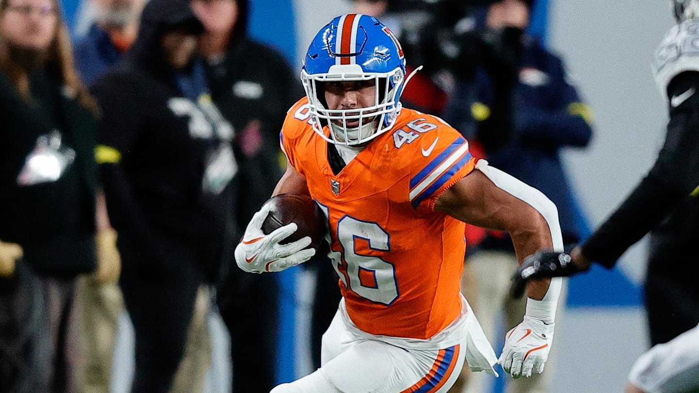 Broncos Bring Back Fullback Adam Prentice on New Deal
