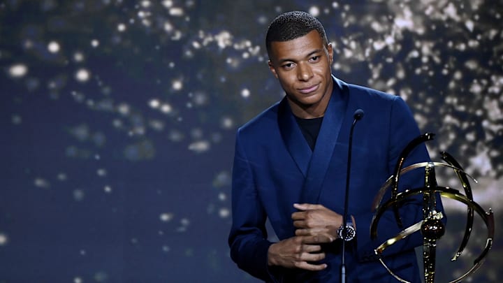 Kylian Mbappé a remporté le trophée du meilleur joueur la saison dernière.