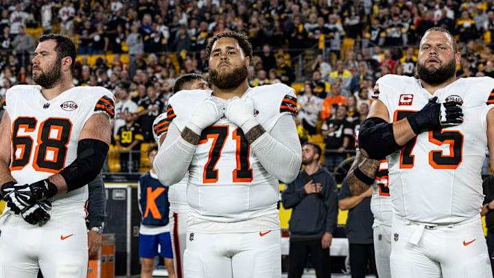 Cleveland Browns v Pittsburgh Steelers
