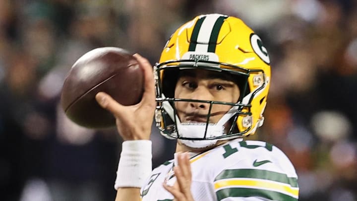 Green Bay Packers quarterback Jordan Love (10) throws a pass against the Chicago Bears during the first quarter.