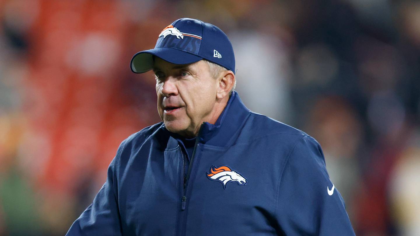Broncos reward coach who helped end Chiefs' AFC West stranglehold
