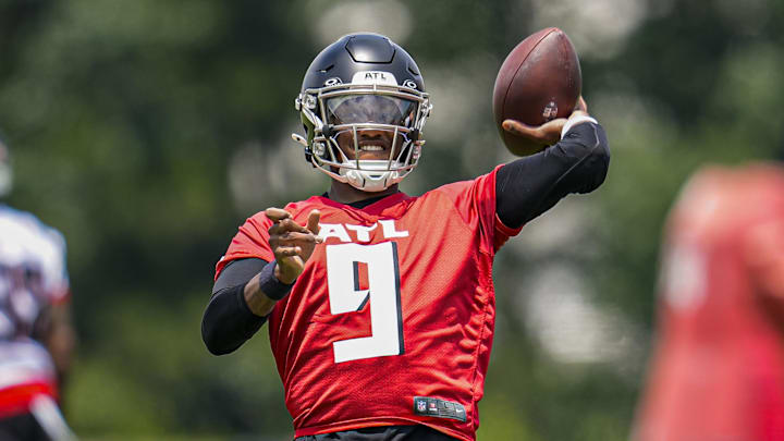 Atlanta Falcons quarterback Michael Penix Jr. is getting a full offseason with first-team wide receivers like Drake London. Atlanta Falcons quarterback Michael Penix Jr. is getting a full offseason with first-team wide receivers like Drake London.