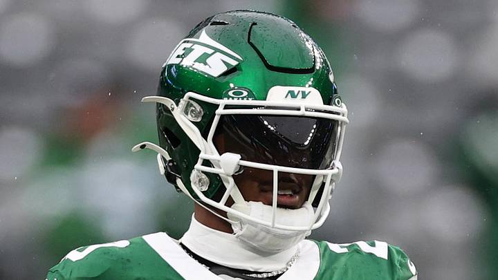 Nov 30, 2025; East Rutherford, New Jersey, USA;   New York Jets running back Breece Hall (20) practices before the game at MetLife Stadium. Mandatory Credit: Vincent Carchietta-Imagn Images