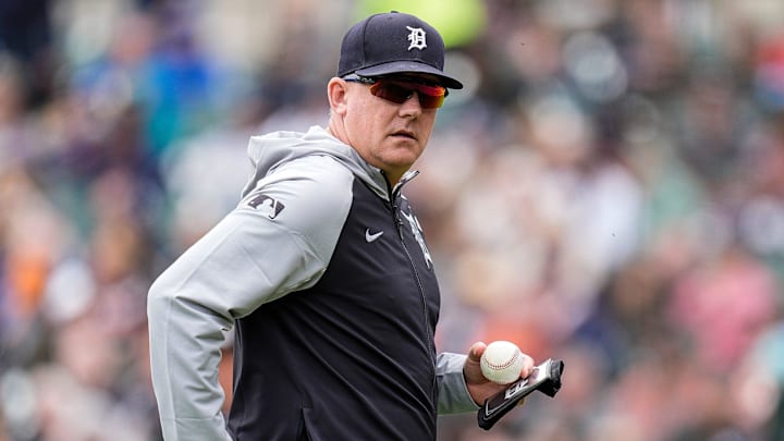 Detroit Tigers manager A.J. Hinch (14) walks off the field after a pitching change against San Francisco Giants during the fifth inning at Comerica Park in Detroit on Wednesday, May 28, 2025.
