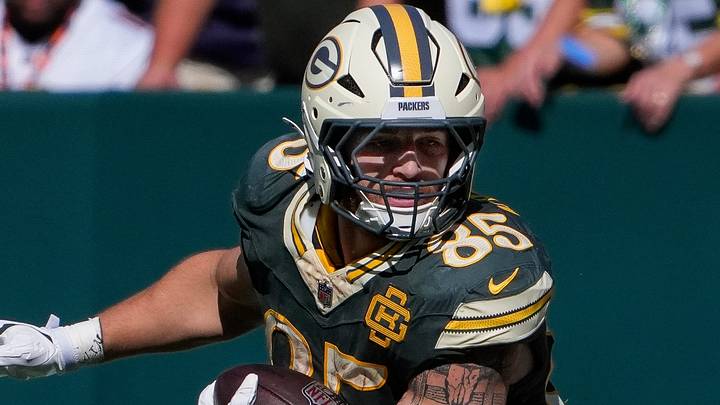 Green Bay Packers tight end Tucker Kraft (85) tries to stay in bounds after making a catch against the Chicago Bears on Sunday, Oct. 11, 2026, at Lambeau Field in Green Bay, Wisconsin. The Packers won the game, 31-7.
Tork Mason/Green Bay Press-Gazette