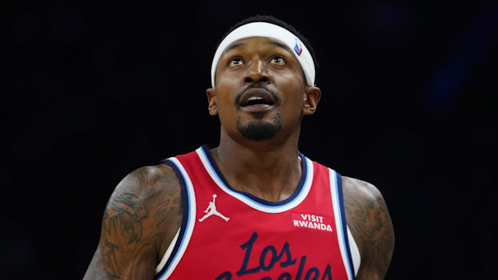 Clippers guard Bradley Beal (0) looks up at the scoreboard as he plays against the Suns during a game at the Mortgage Matchup Center on Nov. 6, 2025.