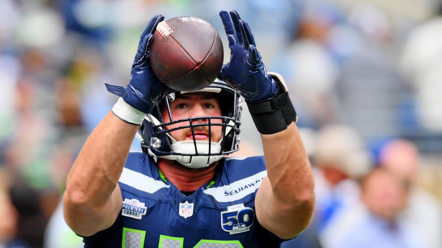 Why Robbie Ouzts Should Be More Involved in New-Look Seahawks Offense