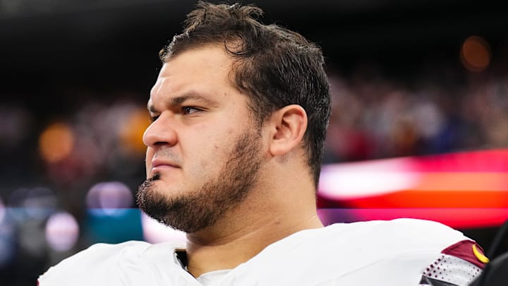 Washington Commanders offensive lineman Nick Allegretti Washington Commanders offensive lineman Nick Allegretti