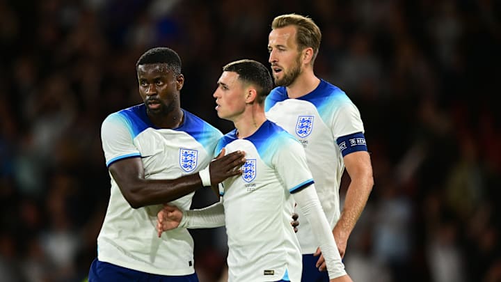 Marc Guehi, Phil Foden et Harry Kane contre l'Écosse
