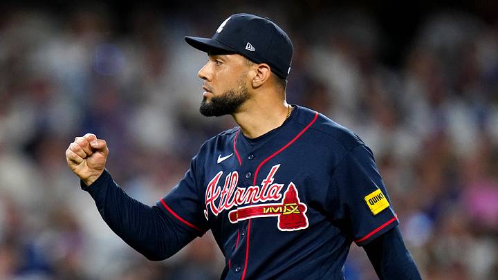 Atlanta Braves pitcher Didier Fuentes Atlanta Braves pitcher Didier Fuentes