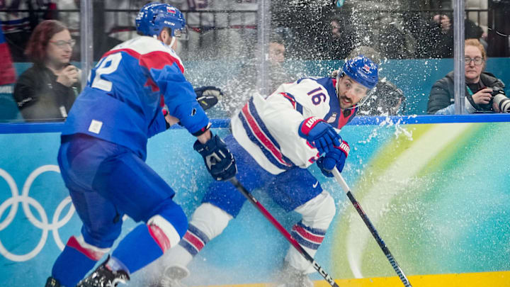 USA and Slovakia’s uniforms are very similar.
