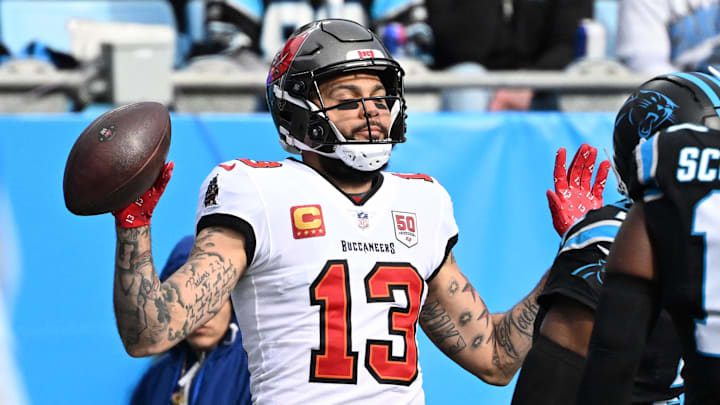Mike Evans celebrates following touchdown.