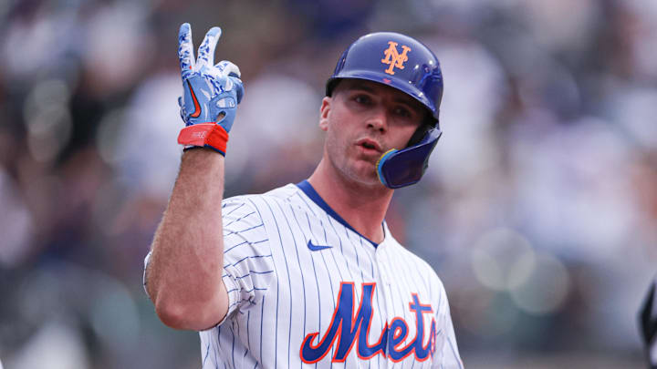 May 27, 2025; New York City, New York, USA; New York Mets first baseman Pete Alonso (20) reacts after hitting a two run home run during the first inning against the Chicago White Sox at Citi Field. Mandatory Credit: Vincent Carchietta-Imagn Images May 27, 2025; New York City, New York, USA; New York Mets first baseman Pete Alonso (20) reacts after hitting a two run home run during the first inning against the Chicago White Sox at Citi Field. Mandatory Credit: Vincent Carchietta-Imagn Images