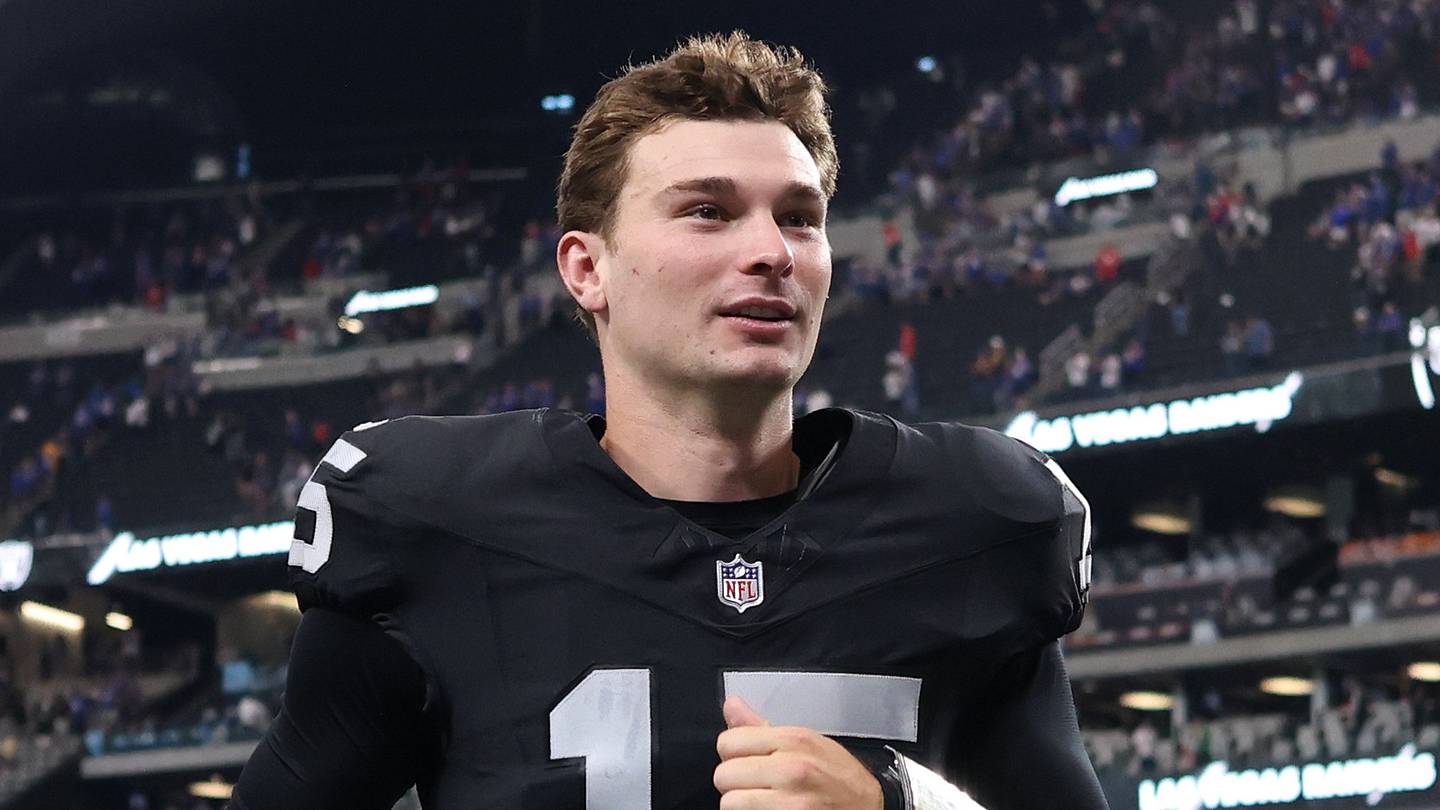Jets avoid getting dunked on by Fernando Mendoza as Raiders delay QB change