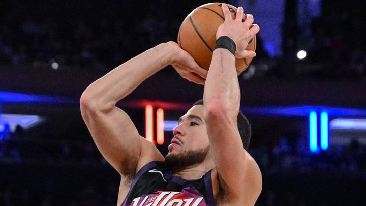 Jan 17, 2026; New York, New York, USA; Phoenix Suns guard Devin Booker (1) shoots the ball while defended by New York Knicks guard Miles McBride (2) during the second half at Madison Square Garden. Mandatory Credit: John Jones-Imagn Images Jan 17, 2026; New York, New York, USA; Phoenix Suns guard Devin Booker (1) shoots the ball while defended by New York Knicks guard Miles McBride (2) during the second half at Madison Square Garden. Mandatory Credit: John Jones-Imagn Images