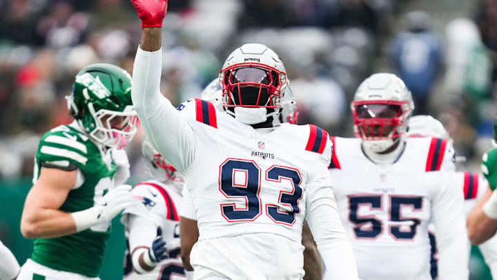 Patriots defense linesmen Leonard Taylor III waves during a game against the New York Jets at MetLife Stadium, Dec 28, 2025, East Rutherford, NJ, USA.