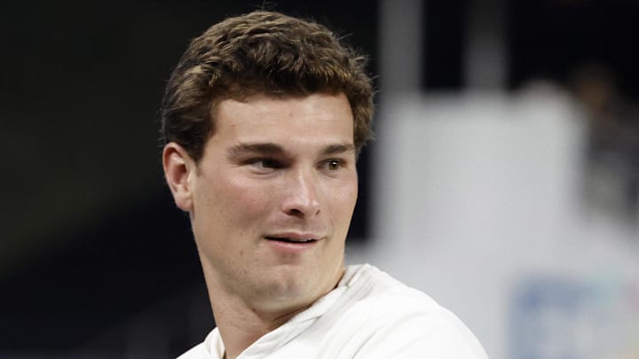 Indiana Hoosiers quarterback Fernando Mendoza 