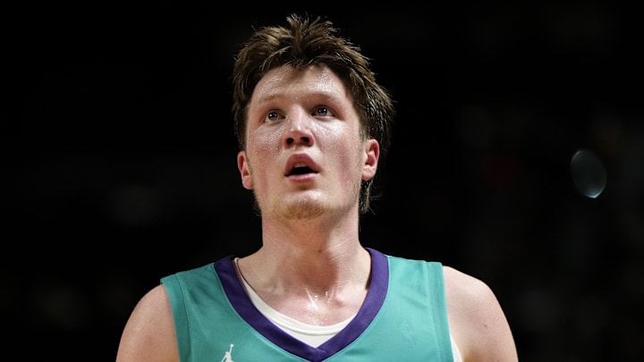 Jul 14, 2025; Las Vegas, NV, USA; Charlotte Hornets guard Kon Knueppel (7) competes against the Dallas Mavericks during the second half of a NBA basketball game at the Thomas & Mack Center. Mandatory Credit: Lucas Peltier-Imagn Images Jul 14, 2025; Las Vegas, NV, USA; Charlotte Hornets guard Kon Knueppel (7) competes against the Dallas Mavericks during the second half of a NBA basketball game at the Thomas & Mack Center. Mandatory Credit: Lucas Peltier-Imagn Images