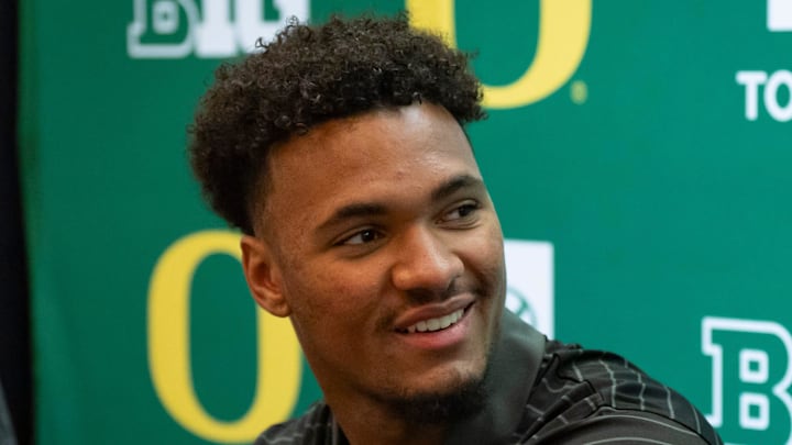 Oregon tight end Kenyon Sadiq