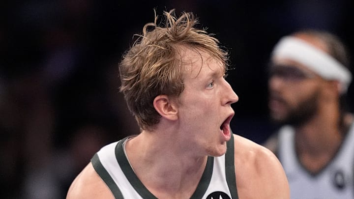 Milwaukee Bucks v New York Knicks