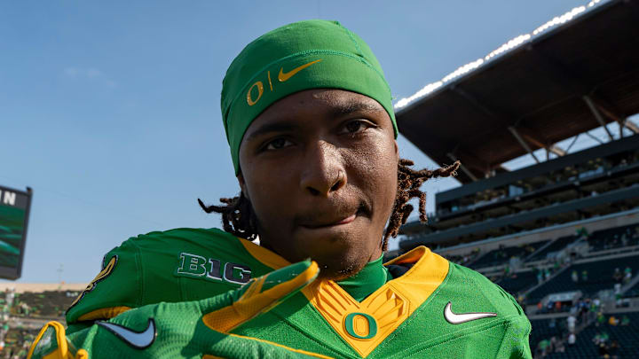 Oregon Ducks Dakorien Moore Dante Moore Dan Lanning injury iowa hakeyes kinnick stadium big ten college football playoff